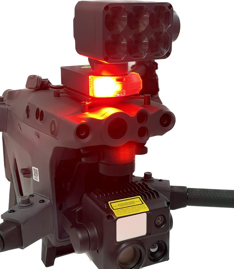 GL60 Mini Suchscheinwerfer für DJI Matrice 30 Serie, auf Drohne installiert, rotes Blitzlicht aktiviert