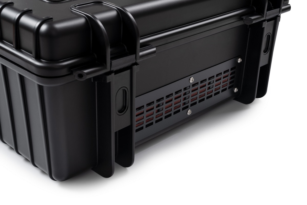 B&W Akkutransportkoffer P908.8 schwarz (zertifiziert nach P903 und P908)