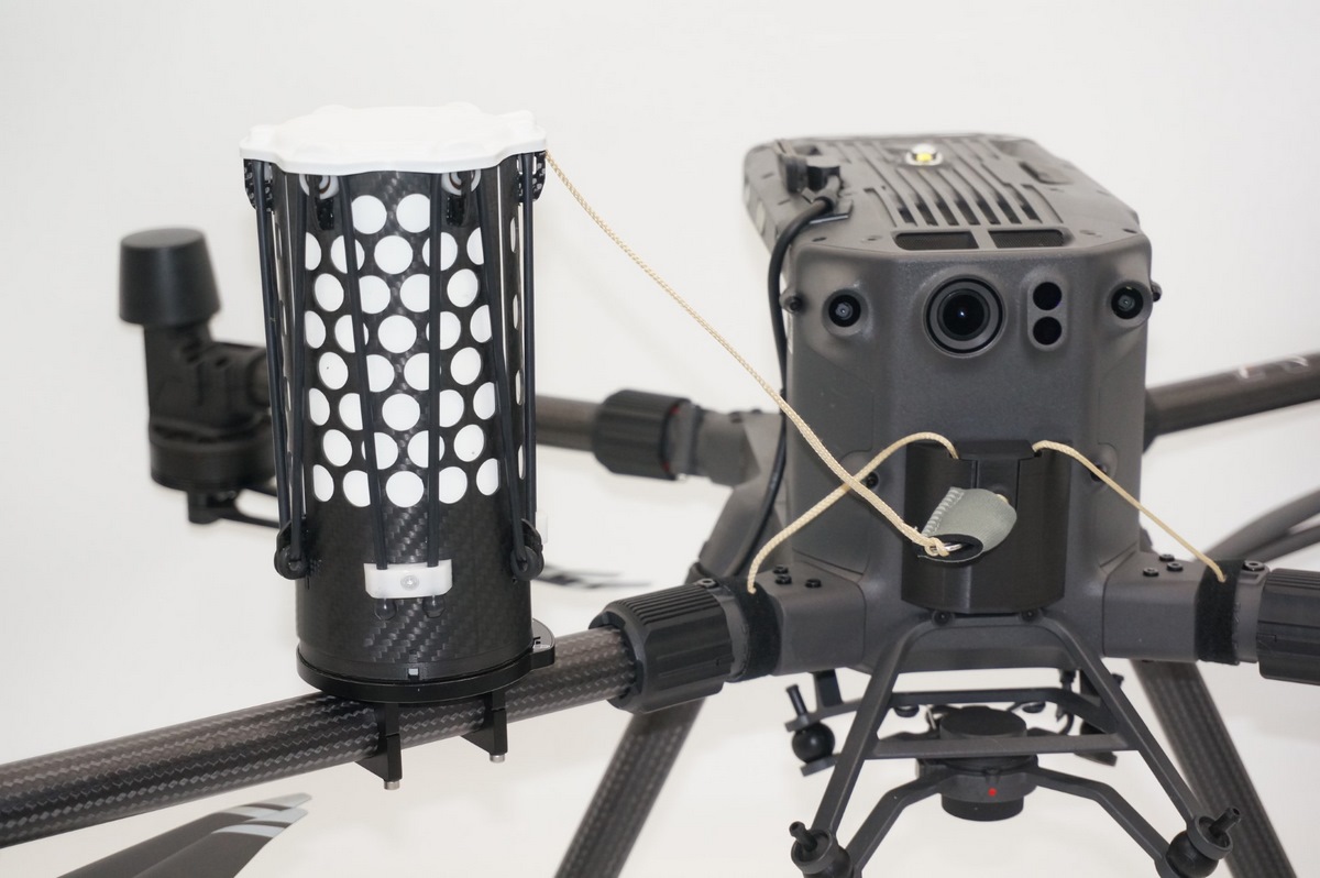 DJI Matrice 300 | Fallschirmlösung DRS-M300 - mit installiertem Fallschirmkorb