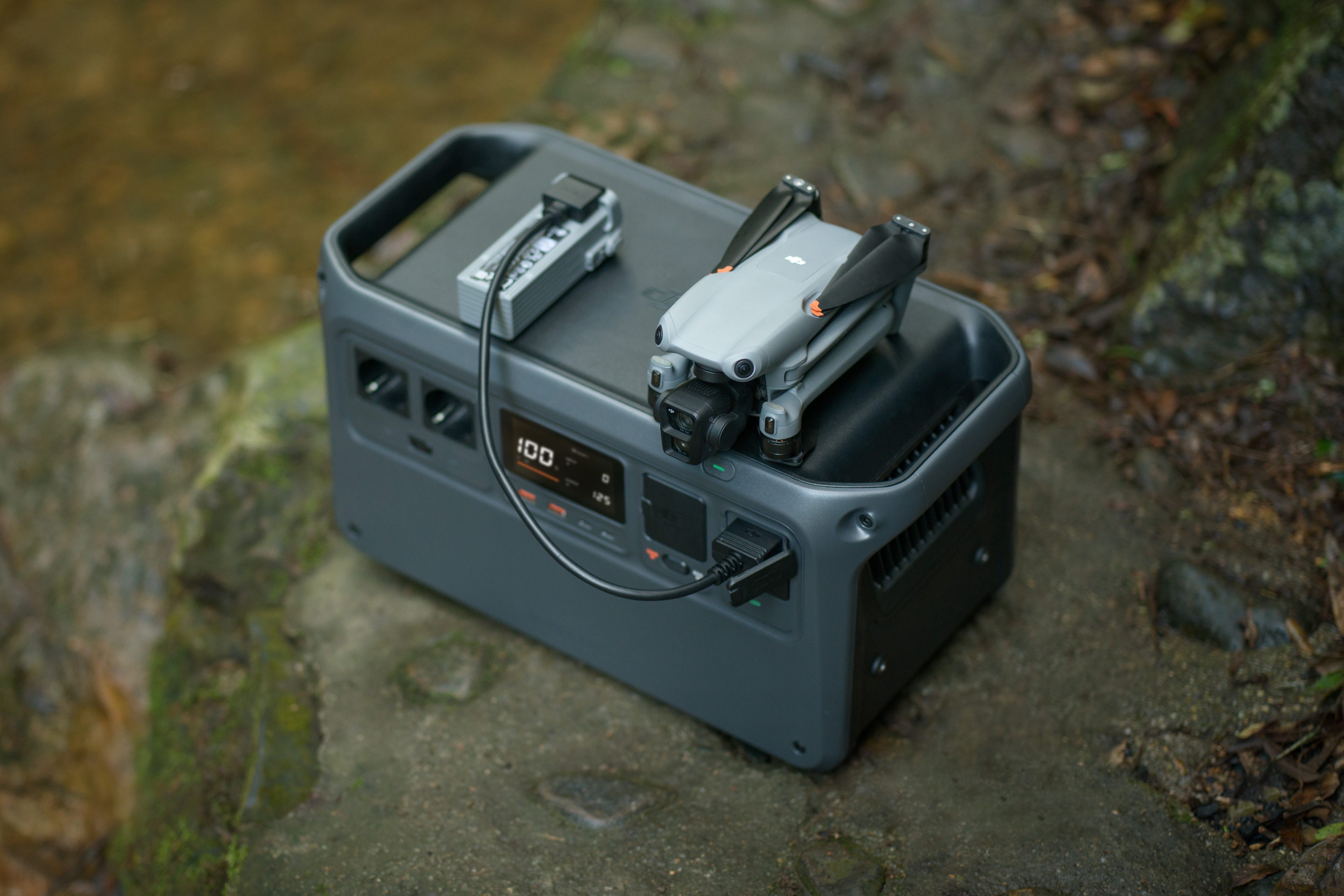 DJI Power SDC für Schnellladekabel der DJI Air 3 Serie - Abbildung Air 3 mit DJI Power