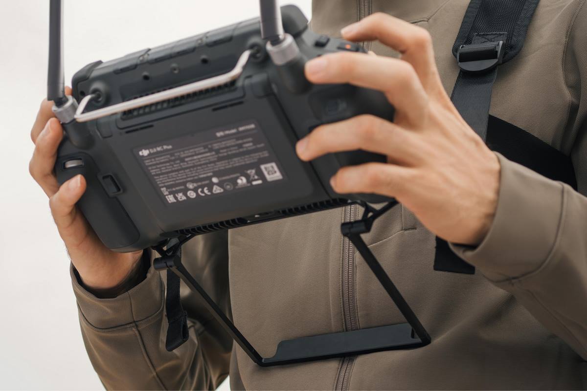 DJI RC Plus Fernsteuerung | Tragegurt mit Bauchstütze