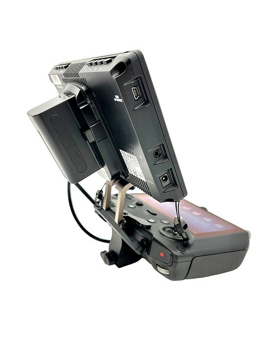LifThor Monitorhalterung V2 für DJI RC Pro, mit Monitor an Controller seitlich links