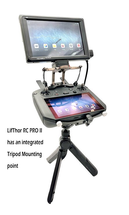 LifThor Monitorhalterung V2 für DJI RC Pro, Ansicht mit Controller, Monitor und Stativ