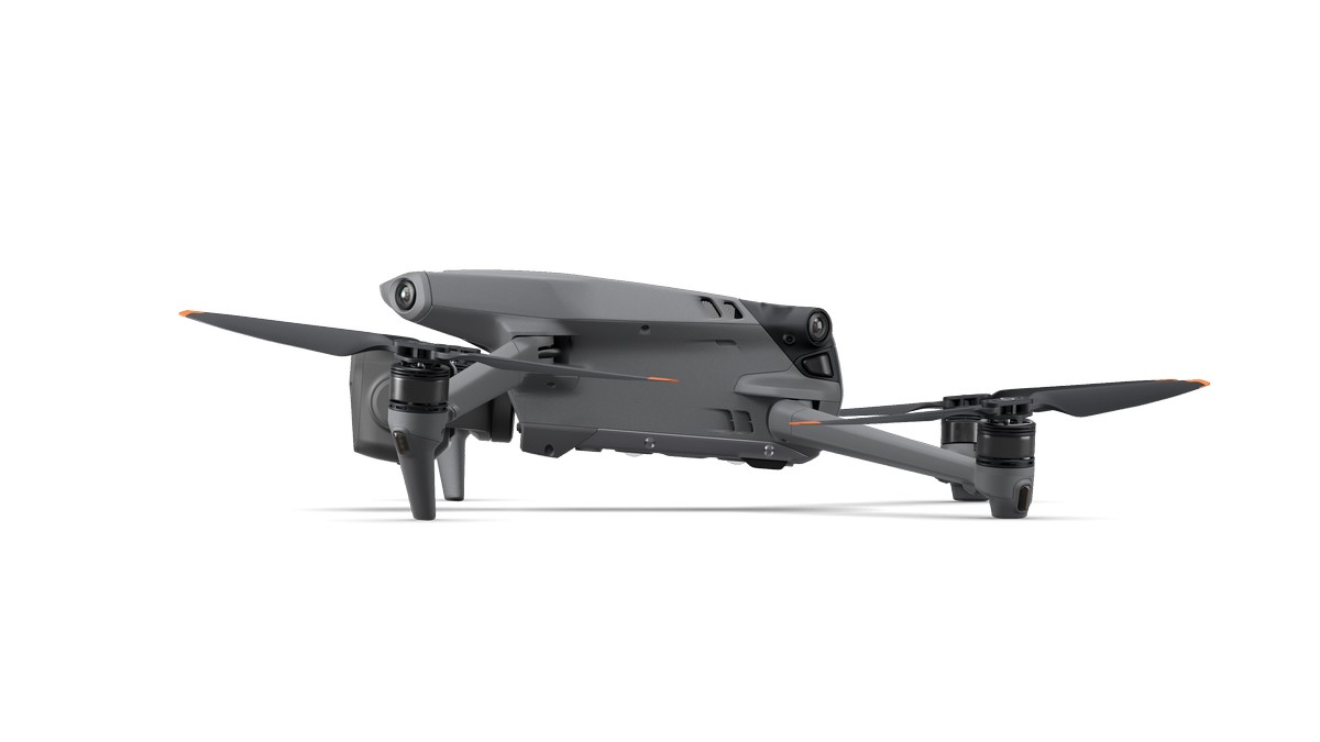 DJI Mavic 3 Pro Fly More Combo (DJI RC) - Seitenansicht